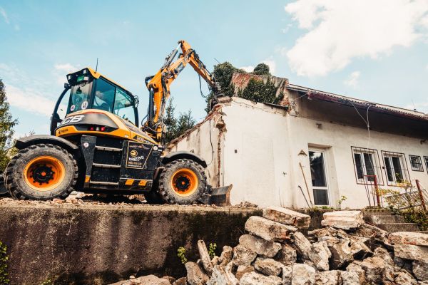 Coût de la démolition versus rénovation: quelle option choisir ?